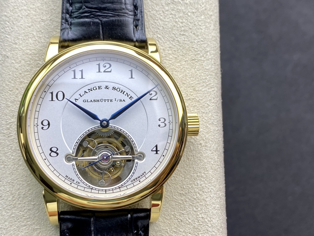 A Lange Söhne  Lange 1815 Tourbillon 42m