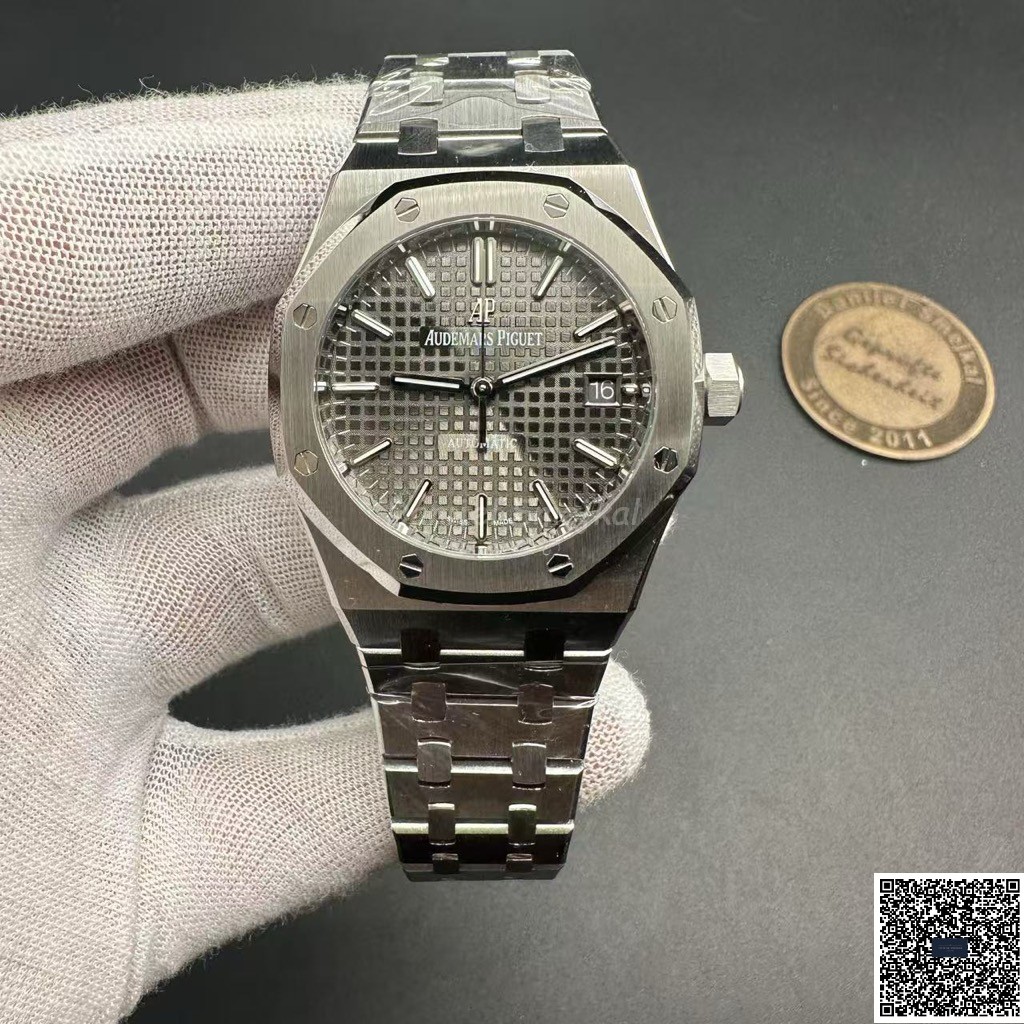 Audemars Piguet Royal Oak 15550ST 37mm