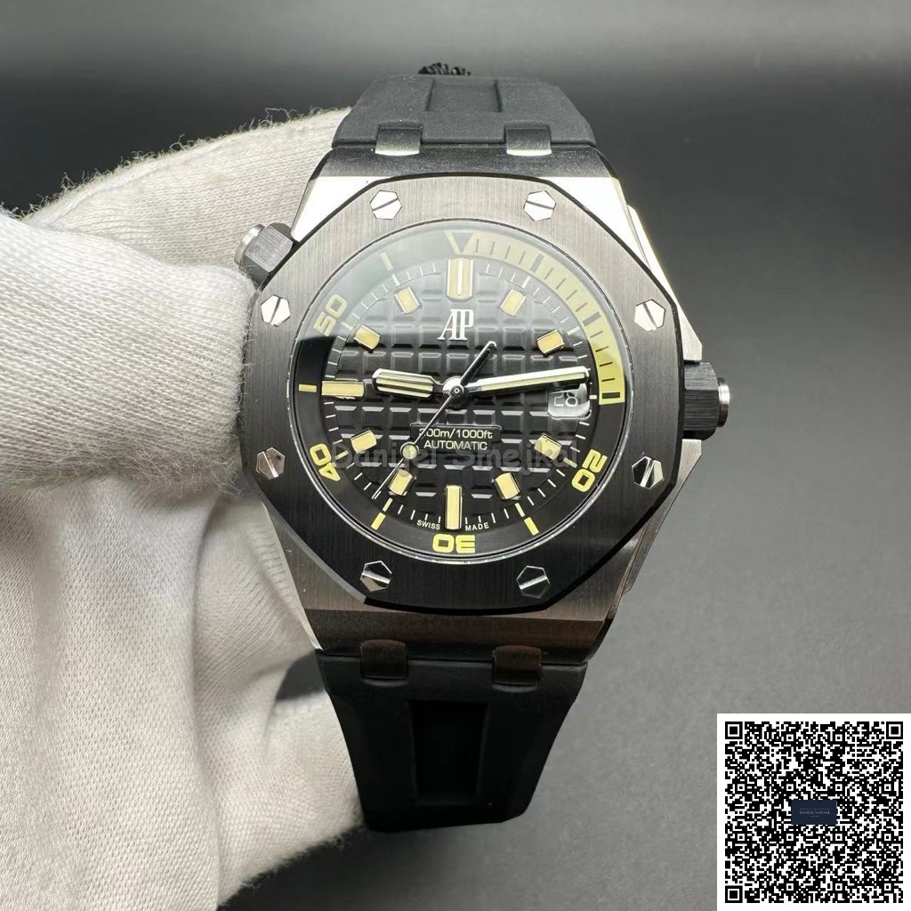 Audemars Piguet Royal Oak Diver 15720CN 42mm