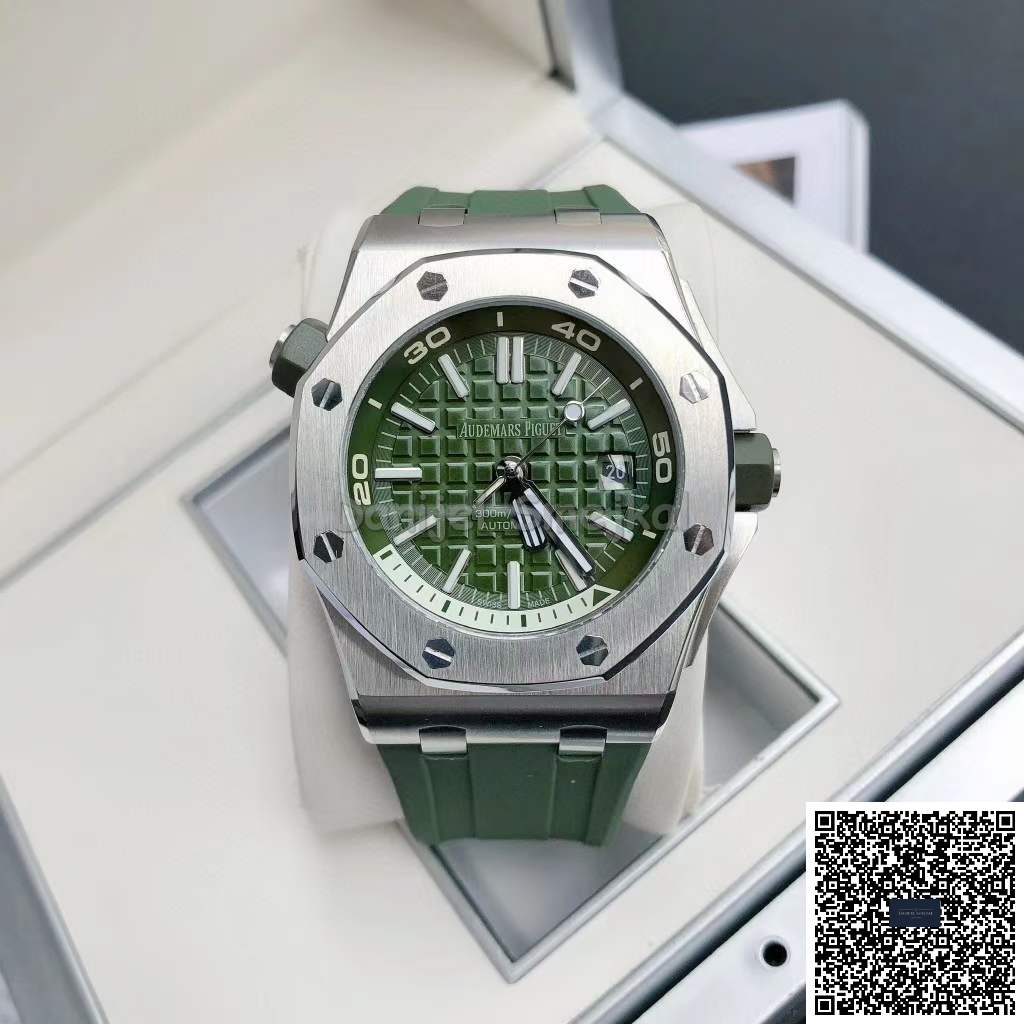 Audemars Piguet Royal Oak Offshore Diver 15720ST 42mm