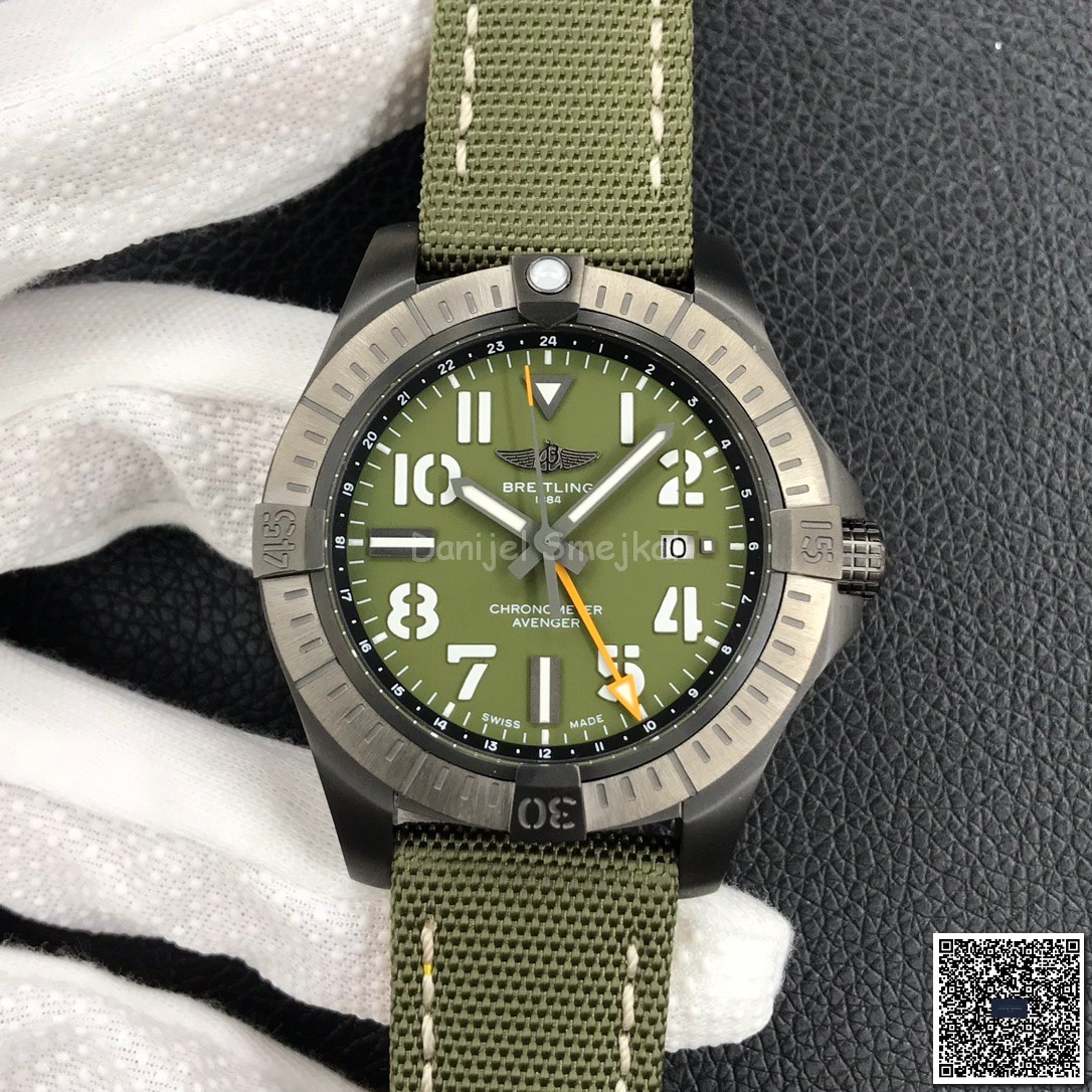 Breitling Avenger Night Mission Dual Time 2022 45mm