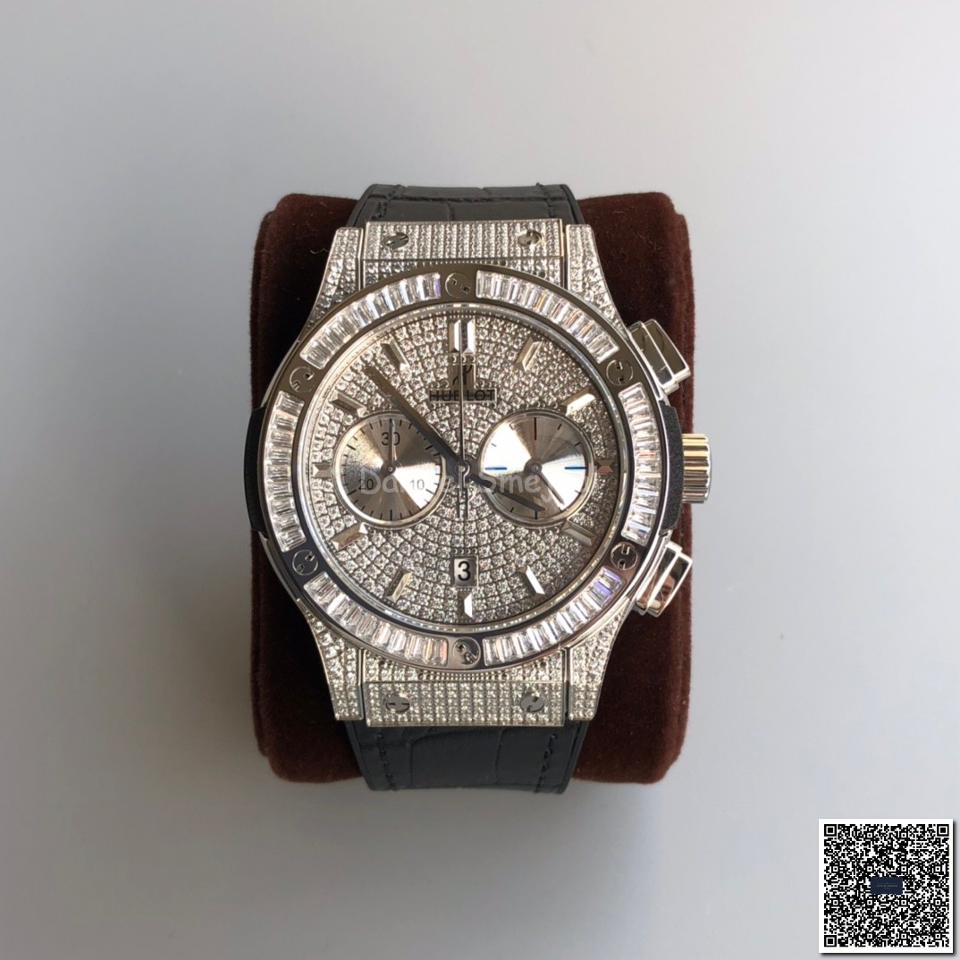 Hublot Classic Fusion Chronograph Iced Out 521.OX.1180.LR 45mm