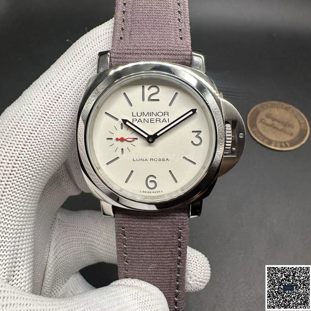 Panerai Luminor Marina PAM01157 Luna Rossa 44mm
