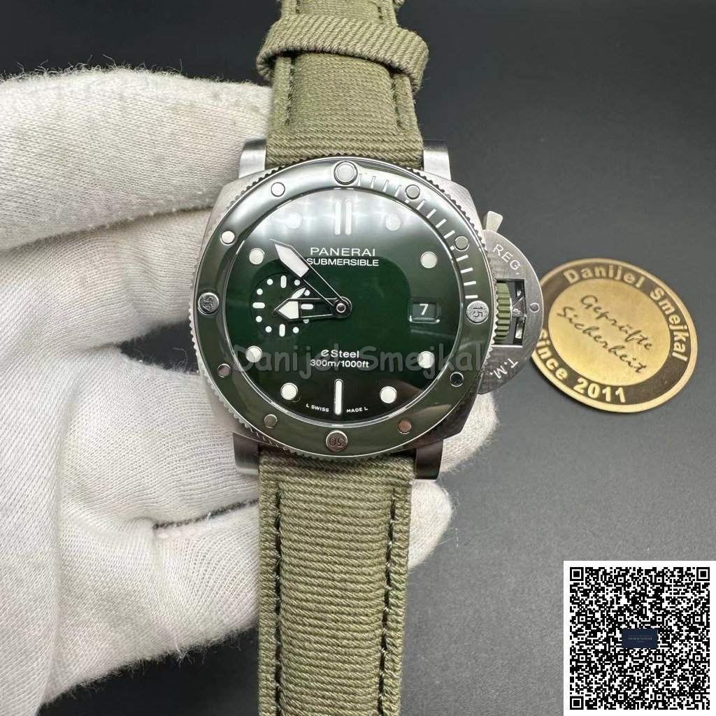 Panerai Luminor Submersible Quarantaquattro Verde PAM01287 44mm