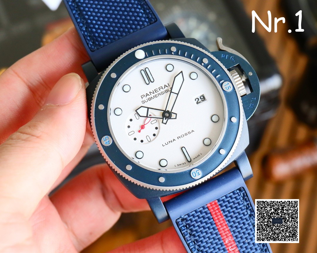 Panerai Submersible Luna Rossa Pam01579 45mm