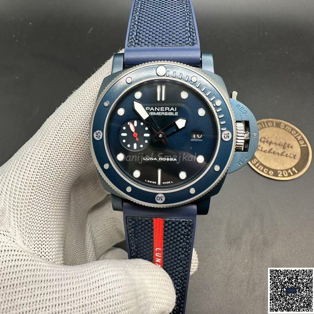 Panerai Submersible Luna Rossa Pam01579 45mm