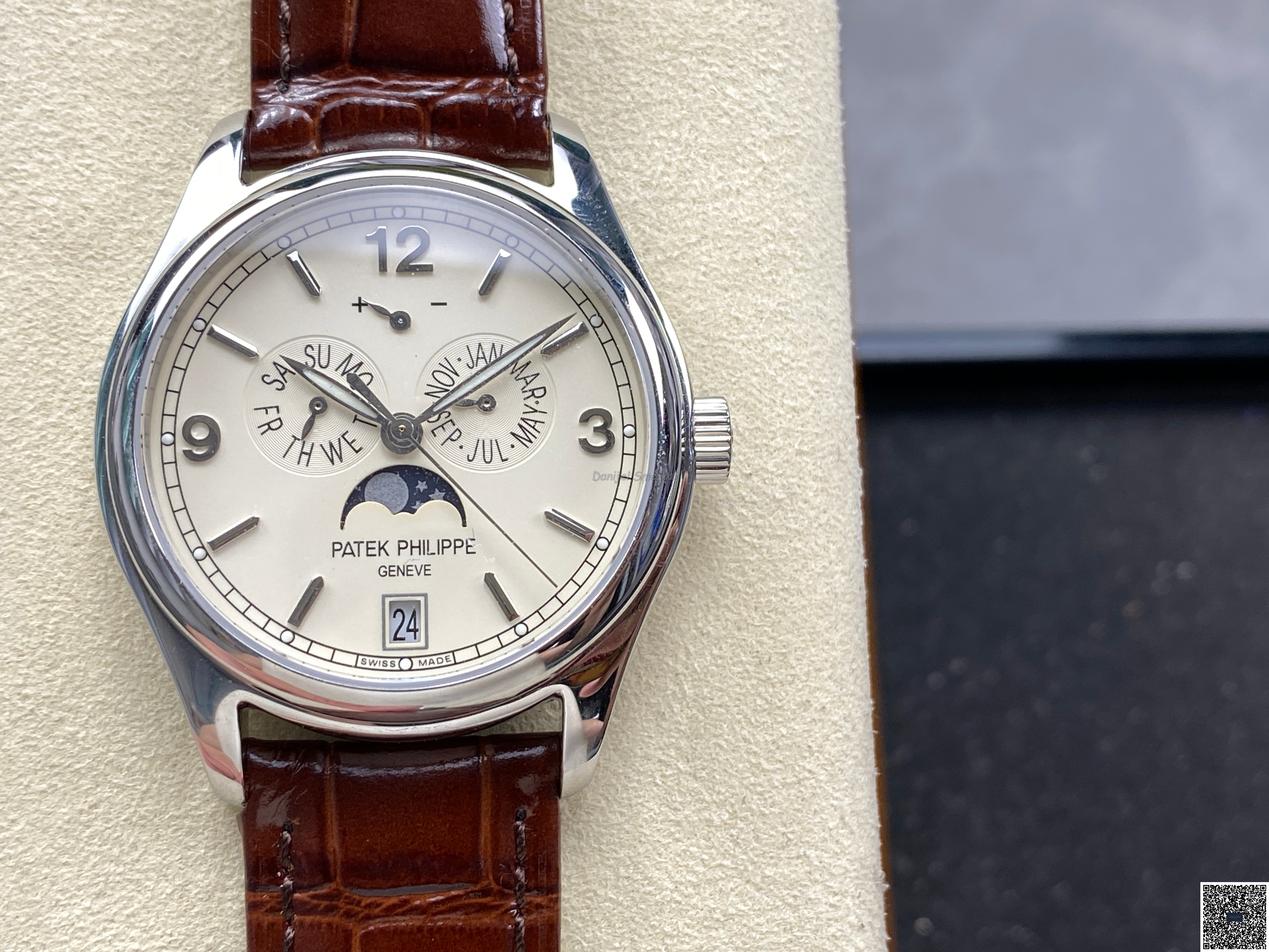 Patek Philippe Annual Calendar Complications 5146 39mm