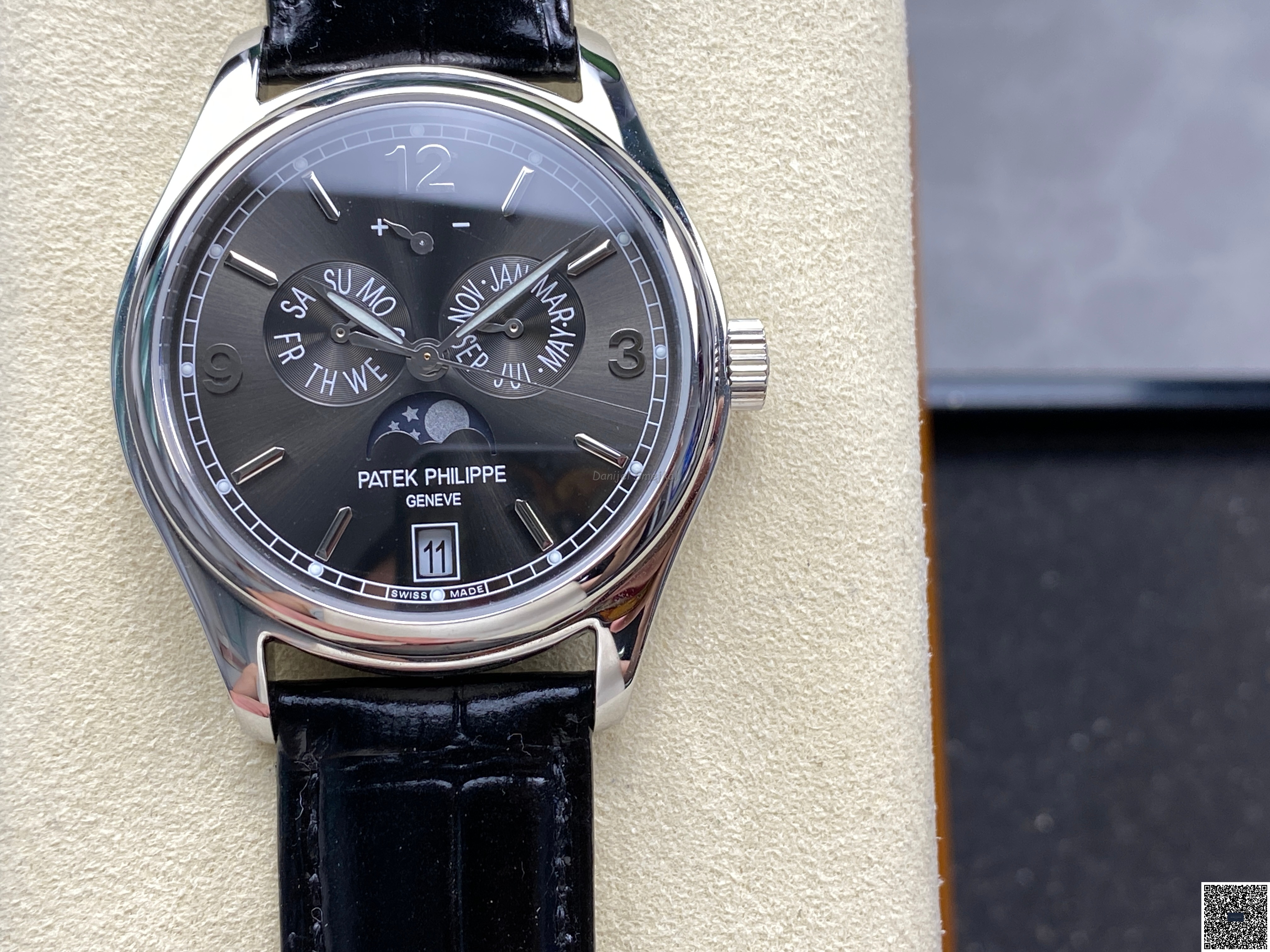 Patek Philippe Annual Calendar Complications 5146 39mm