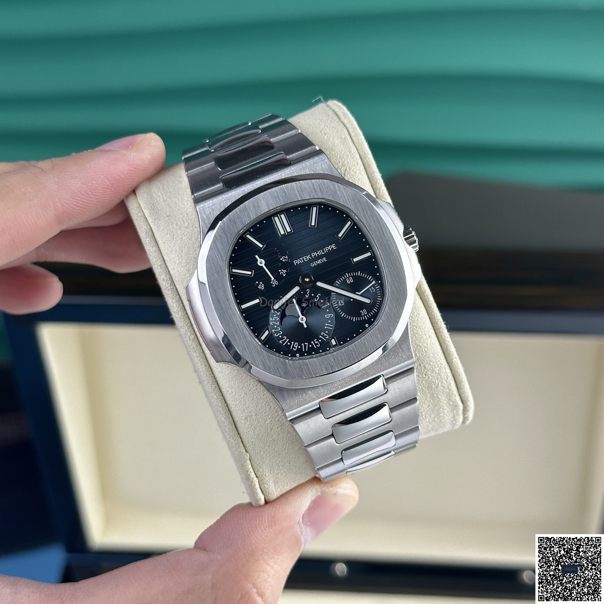 Patek Philippe Nautilus 5712 V2 40mm