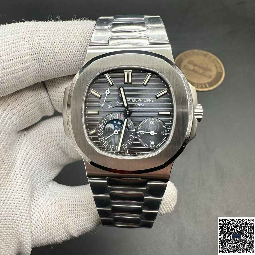 Patek Philippe Nautilus 5712 V2 40mm