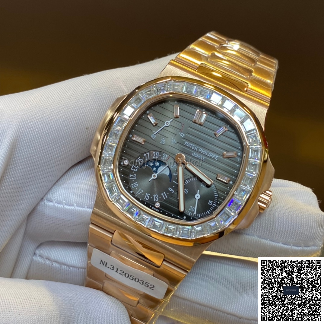 Patek Philippe Nautilus 5712R 40mm