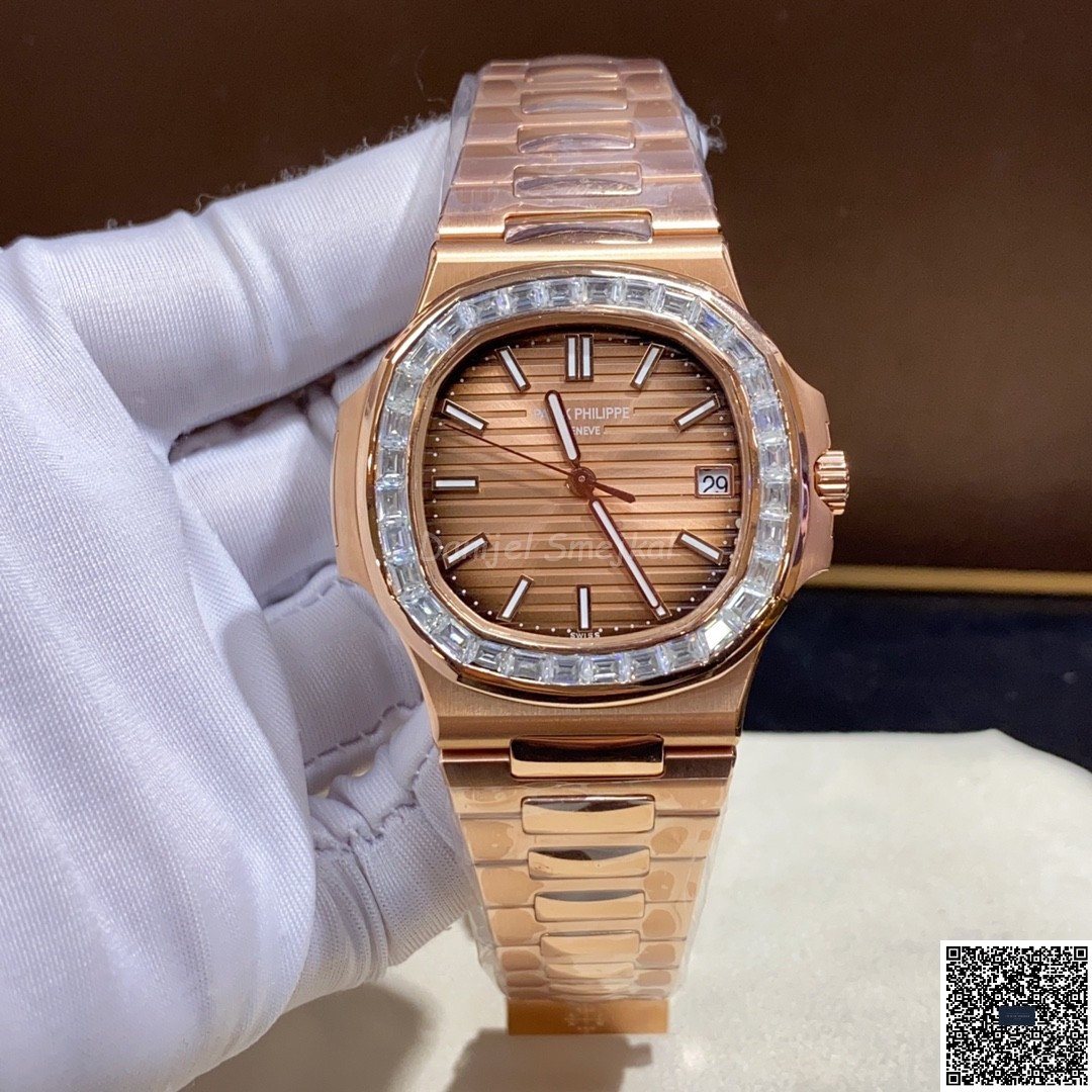 Patek Philippe Nautilus 5723 42mm 