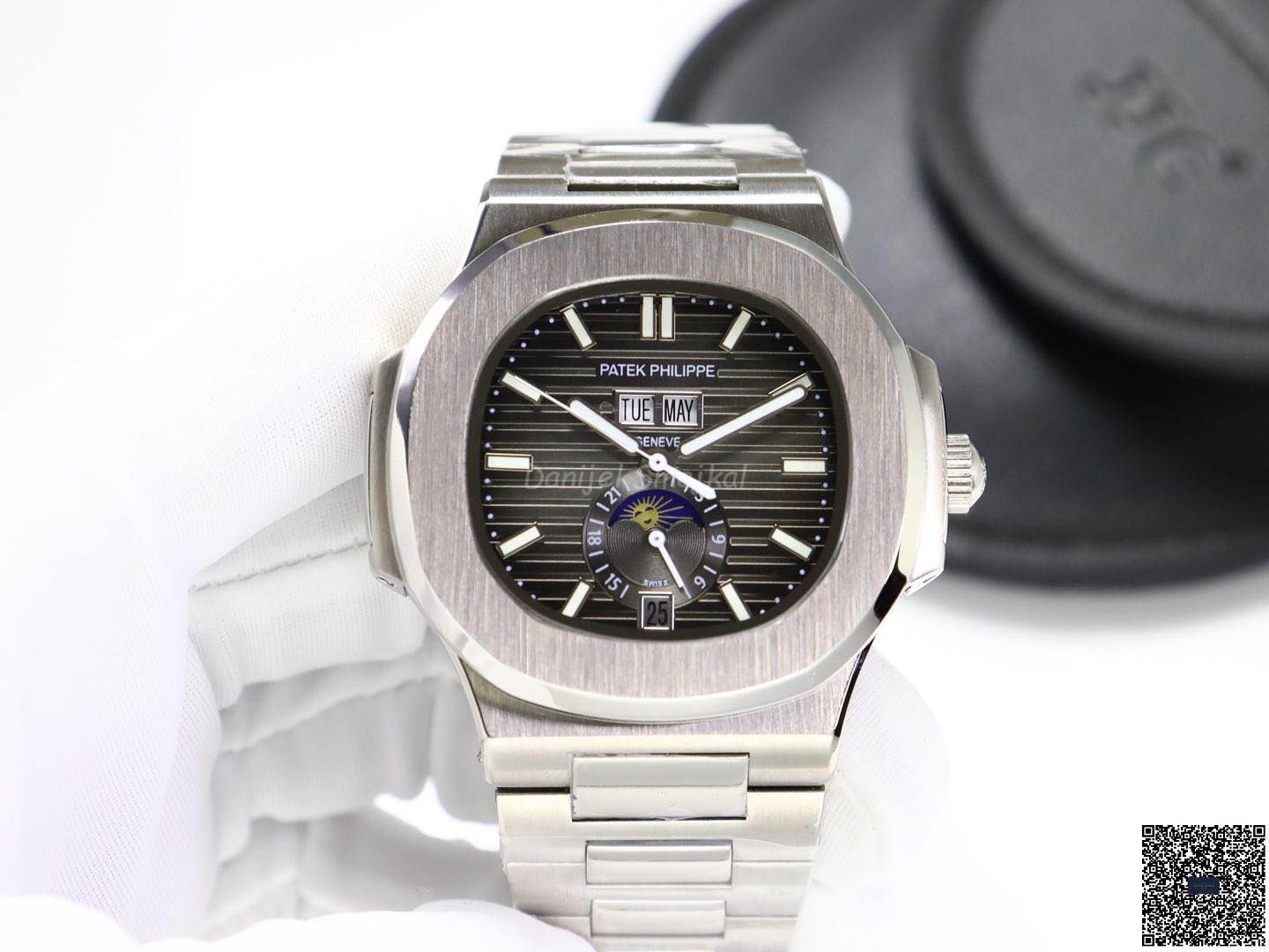 Patek Philippe Nautilus 5726 40.5mm