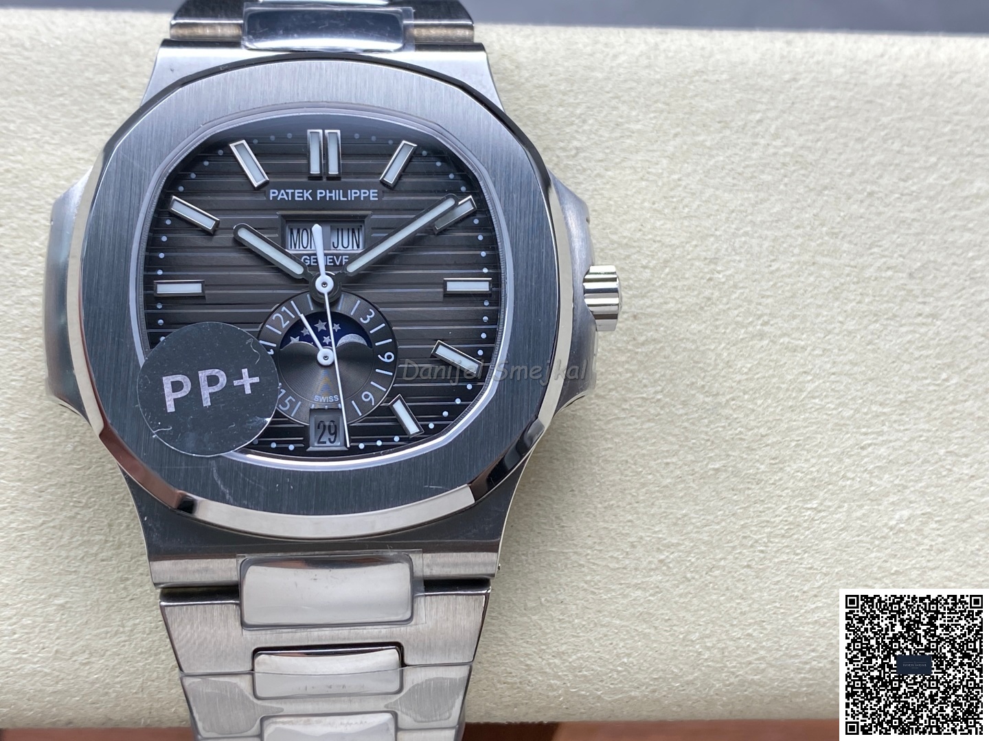 Patek Philippe Nautilus 5726 40.5mm