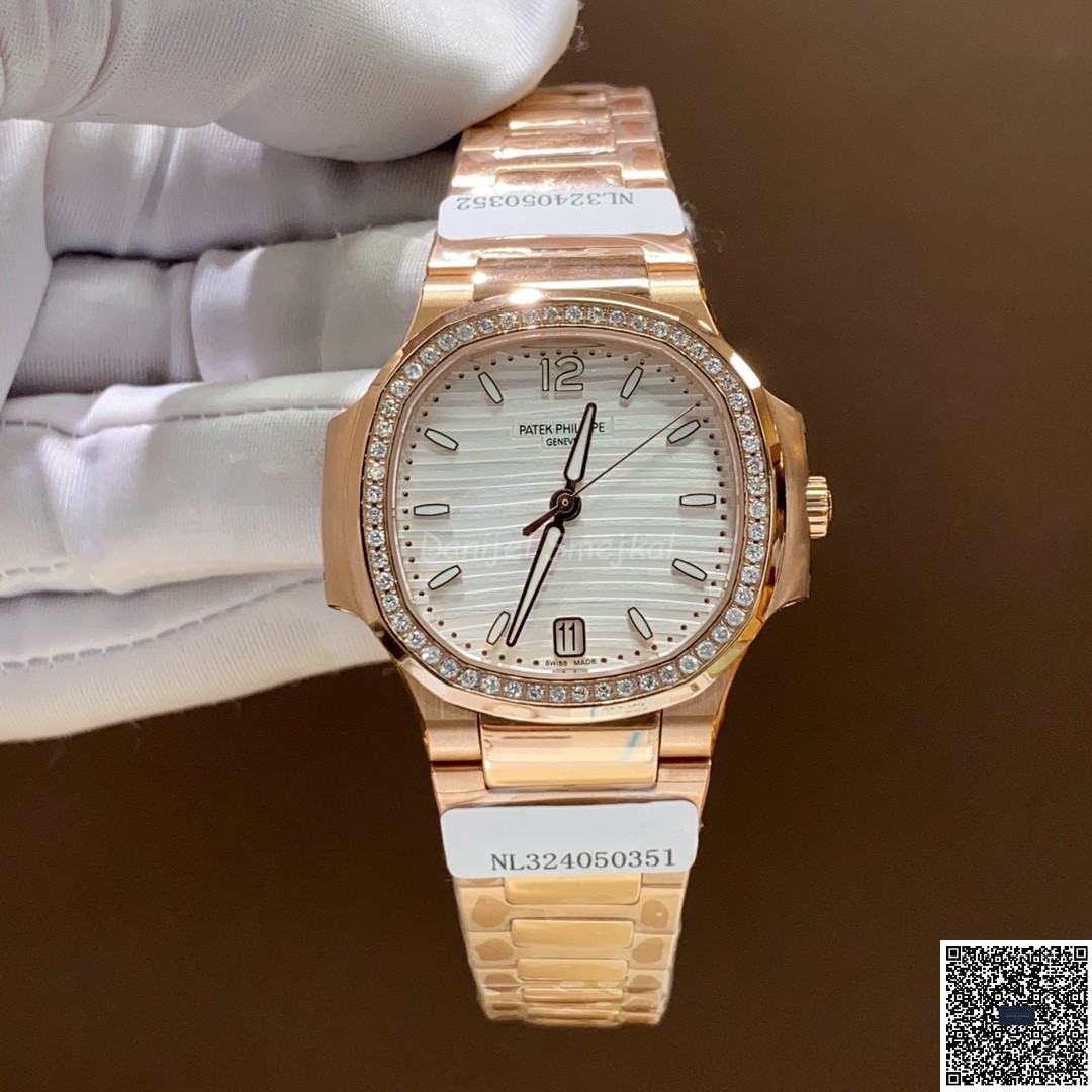 Patek Philippe Nautilus 7118-12 35.2mm