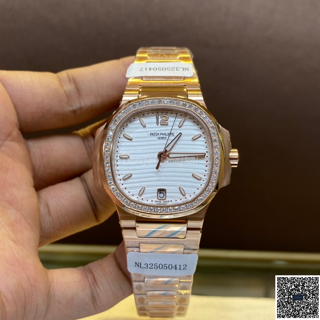 Patek Philippe Nautilus 7118-12 35.2mm