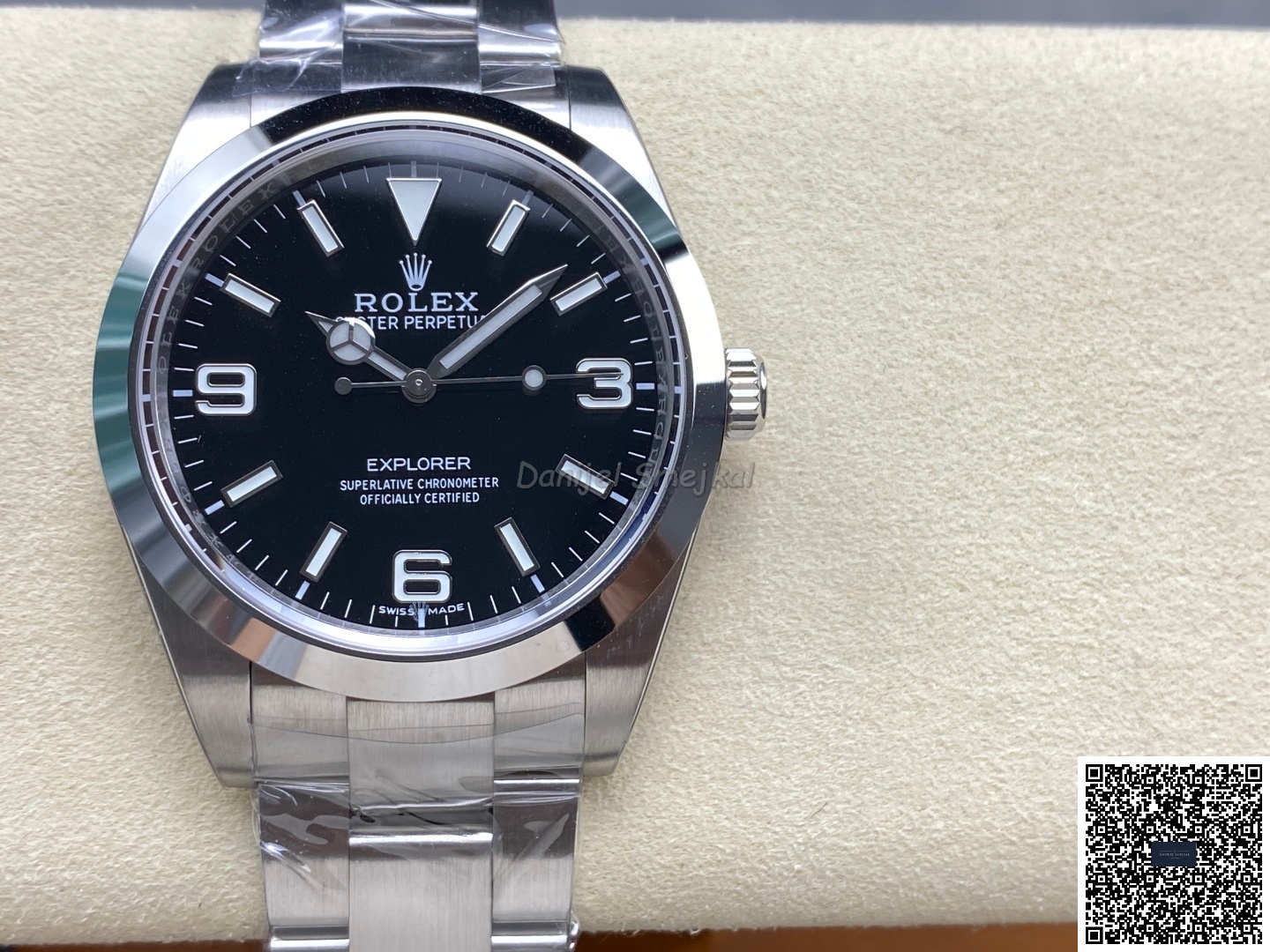 Rolex Explorer 214270 39mm