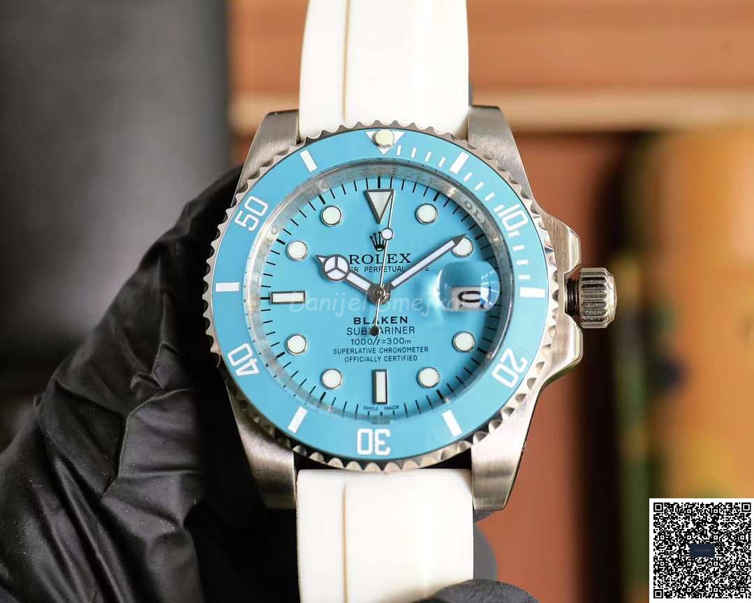 Rolex Submariner 126610DLC Blaken Tiffany 40mm