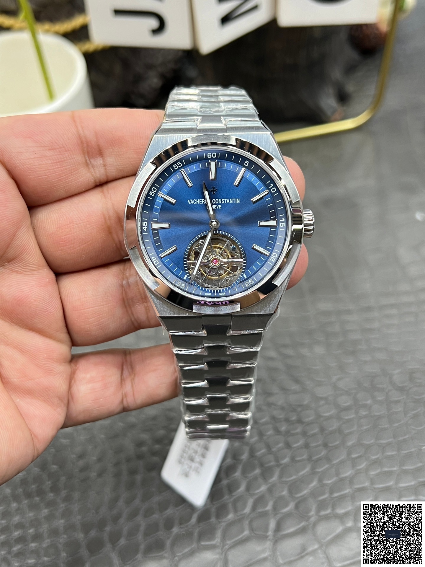 Vacheron Constantin 6000V Overseas Tourbillon 42mm